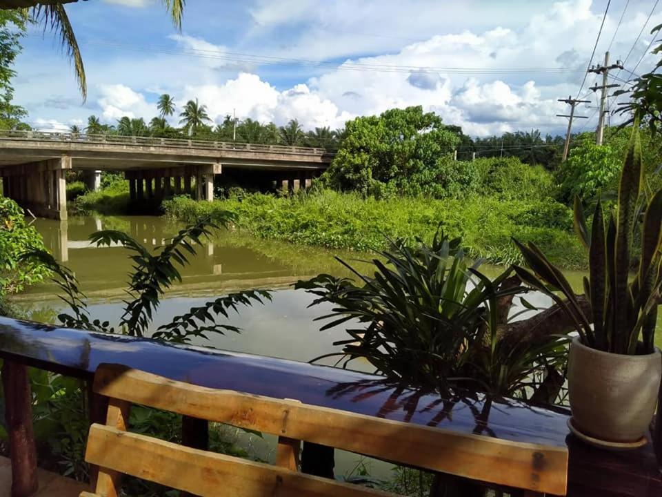 Suankafae Resort สวนกาแฟรีสอร์ท Surat Thani Eksteriør bilde